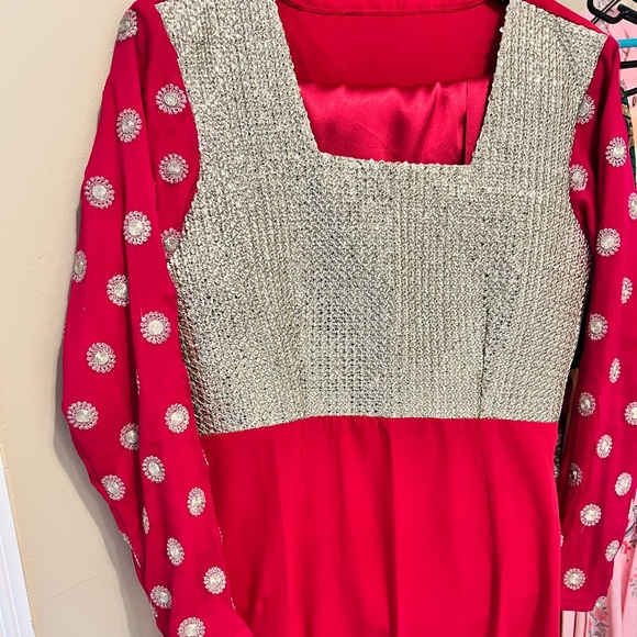 Beautiful desi 4 piece dress. Lightly worn, bright colors. Medium to small size. - Picture 3 of 8